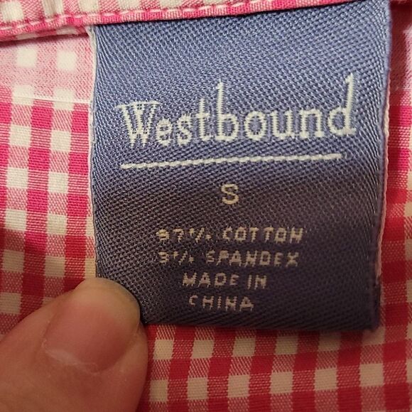 Gingham floral embroidered woman's button up top - Picture 5 of 6